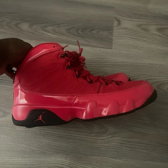 Jordan Bright Red Sneakers - Picture 2 of 3